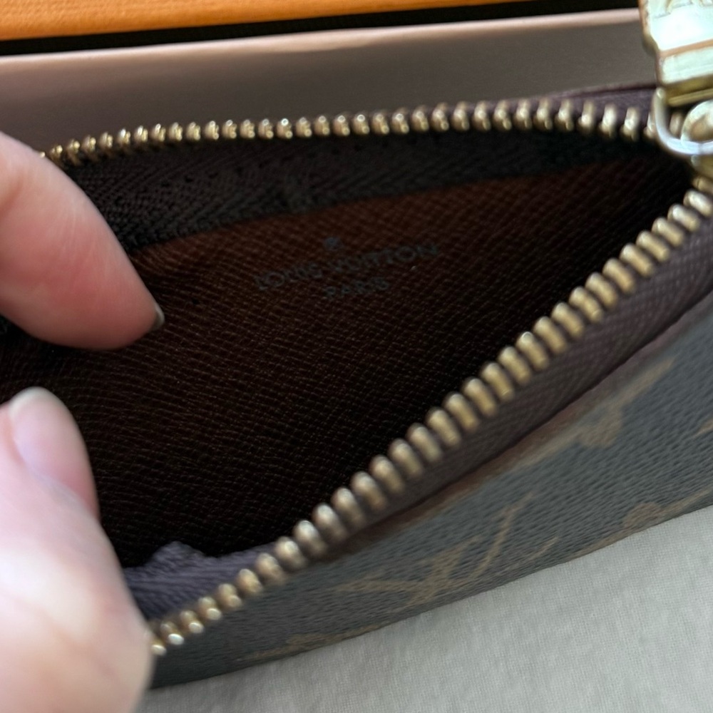 Authentic LV key pouch - Picture 4 of 4